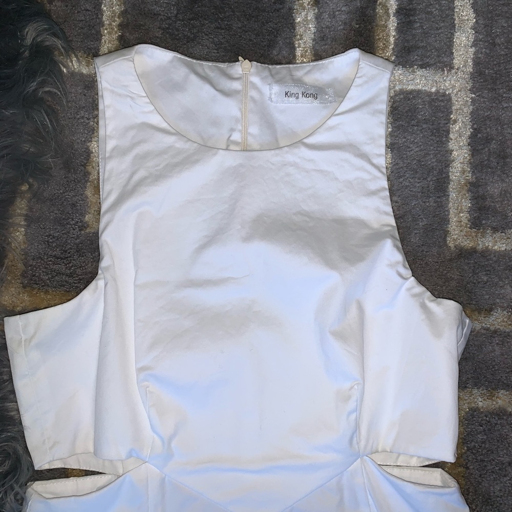 White Mini Dress 🛥 - Picture 5 of 9